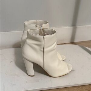 Elegant White Ankle Boots